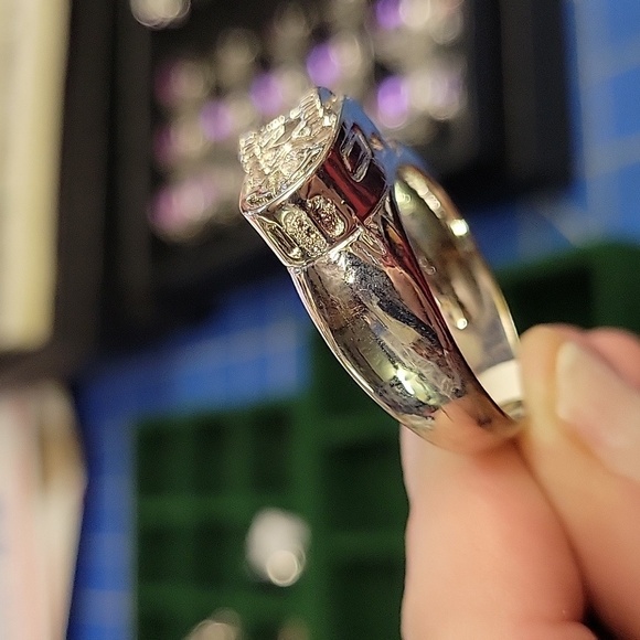 Lighter Silver Tone Ring - Picture 4 of 5